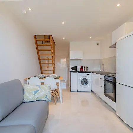 Golfe Juan T2 Mezzanine 40m²+ Parking Apartment Vallauris